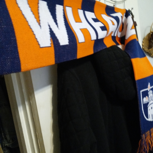 NWT Wheaton Ruffneck Scarf - Picture 3 of 5